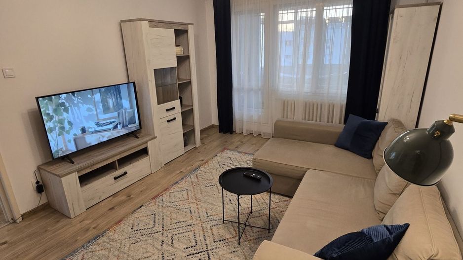 Închiriere Apartament cu 2 camere renovat, etaj 10, mobilat complet, Dristor - Poză 1