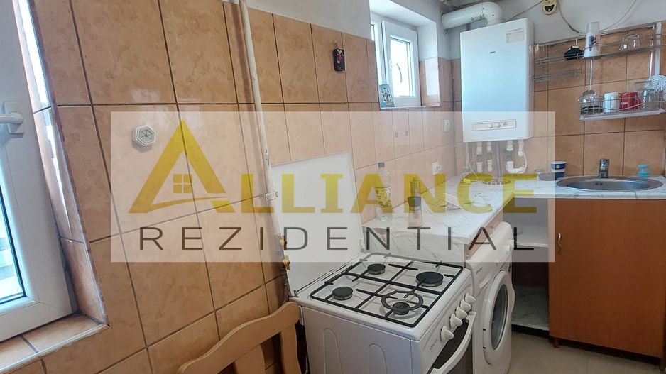 Ap.mansarda,constructie 2010,se ajunge usor si rapid la metrou. - Poză 7