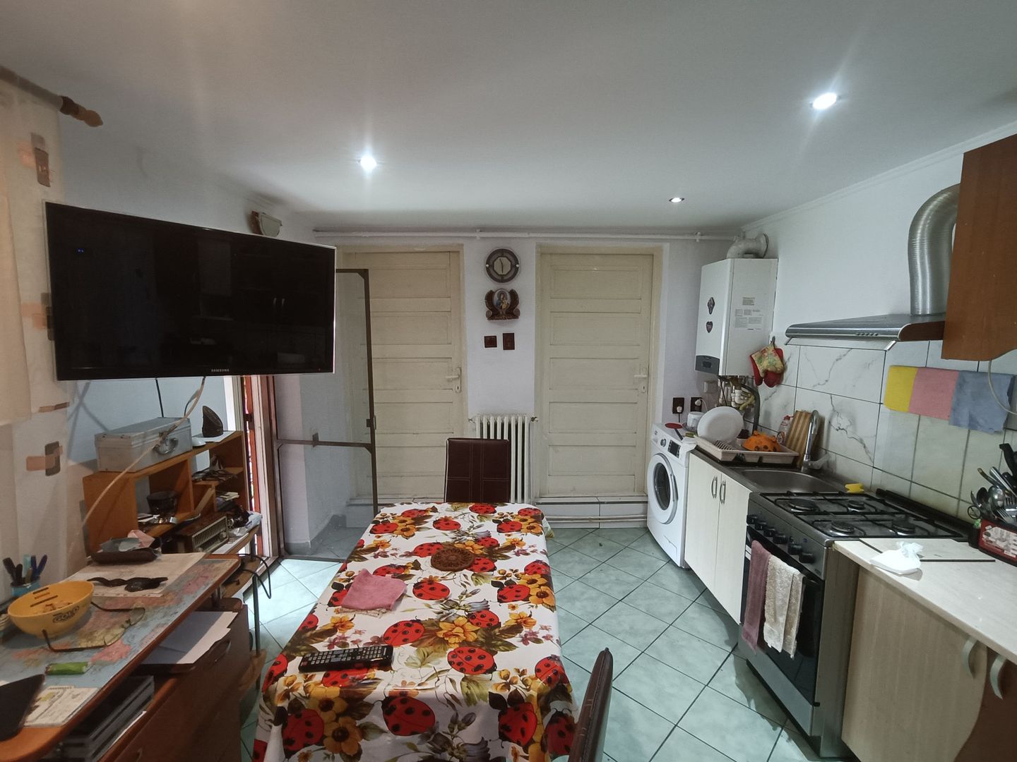 Casă de vanzare cu 4 camere 107 mpu pivnita anexe curte gradina Sebes - Poză 6