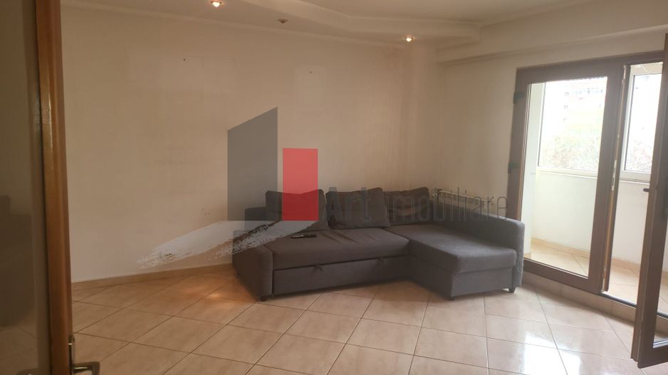 Apartament 3 camere decomandat - Poză 2