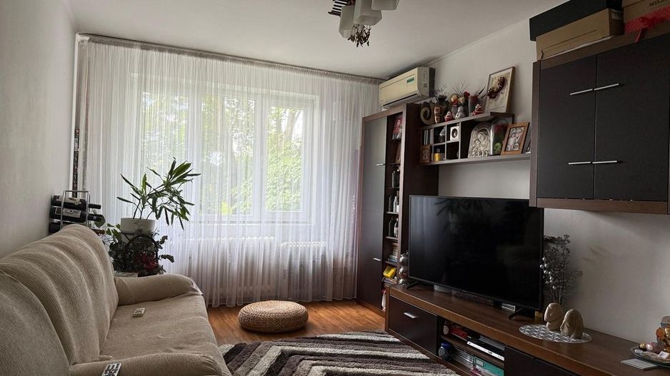 Apartament 3 camere  in Titan, la 2 minute metrou Grigorescu - Poză 1