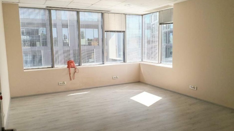 Spatiu birou de vanzare etaj 4 Grozavesti langa metrou - Poză 3