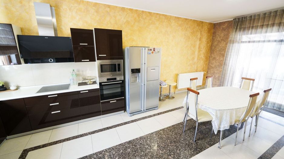 Vila moderna S+P+M, piscina acoperita, sauna, sala fitness-zona Ford/Cassia Park - Poză 23