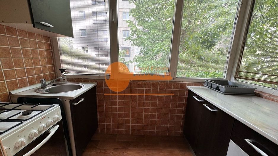2 camere Crangasi ( bloc 1983- 6 minute de metrou ) - Poză 3