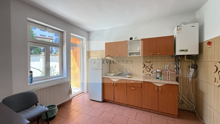 Casa individuala spatioasa, curte si parcare/zona Semicentrala - Poză 6