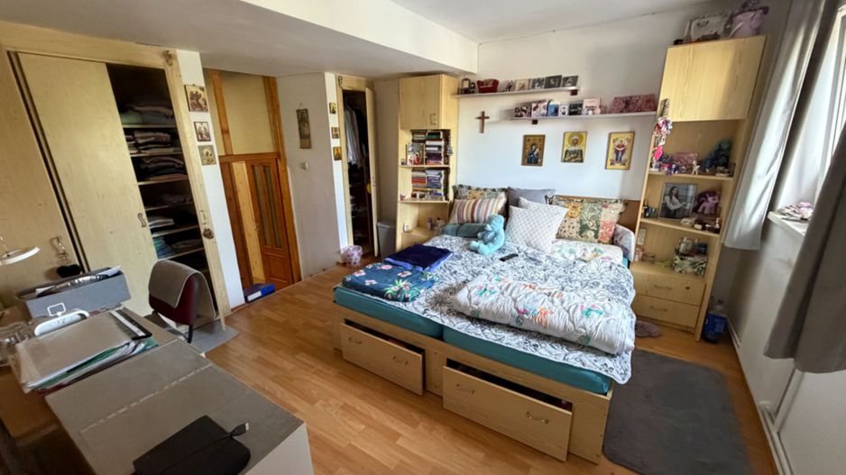 Apartament 4 camere cu scara interioara,  zona Cetate - Poză 1