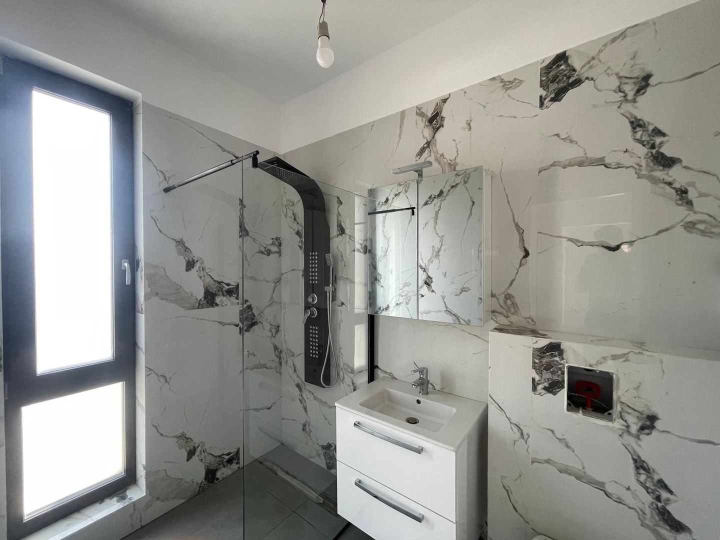 Duplex cu grădină și piscină privată într-un complex exclusivist din Tunari - Poză 8