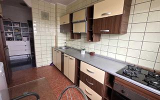 Apartament cu 4 camere in zona Teiul Doamnei - Poză 1