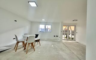 Casă individuală de vanzare  cu garaj și curte proprie – Hălchiu - Poză 3