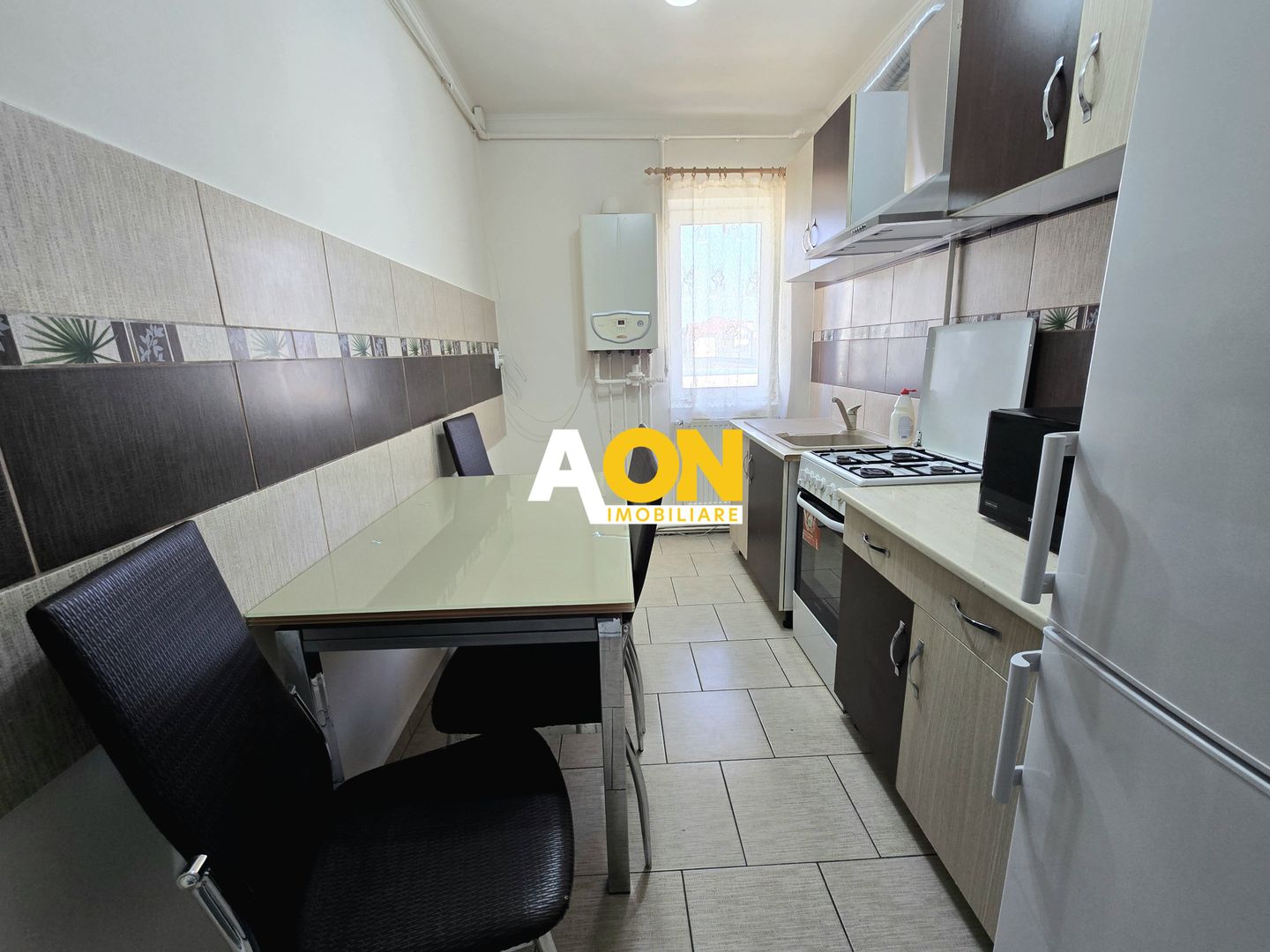Apartament 2 Camere, Renovat Zona Cetate, Bloc cu Lift - Poză 4