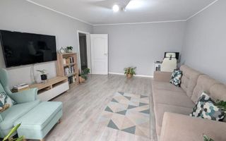 3 camere decomandat etaj 1 zona Dambovita - Poză 2