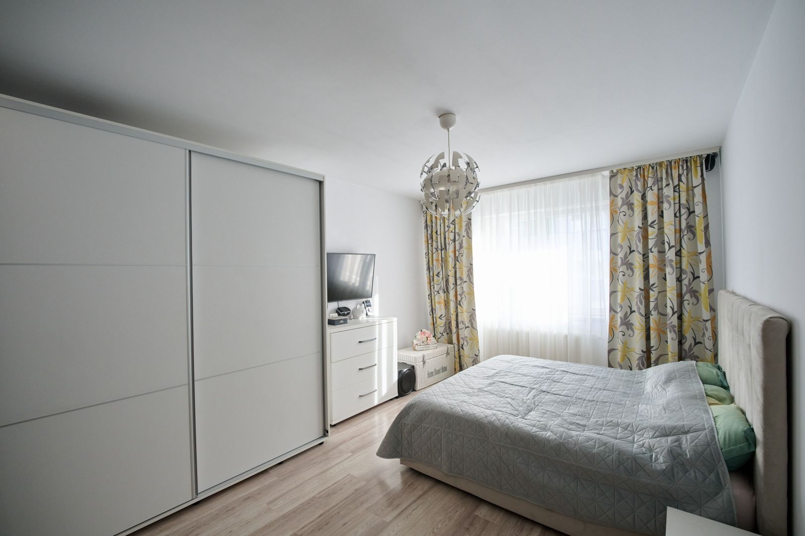 Apartament cu 2 camere, decomandat - Poză 8