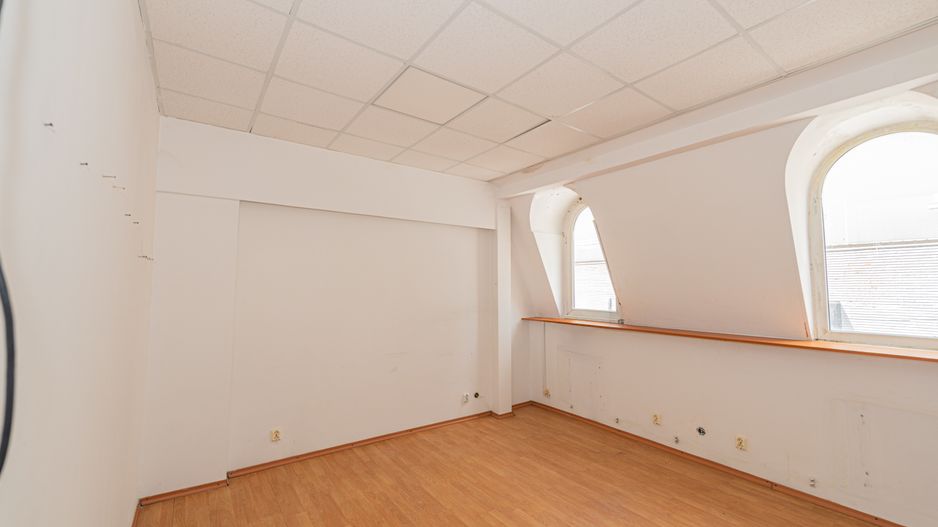 Spatiu comercial de inchiriat, 9 camere, 3 bai, Universitate, 120mp - Poză 5