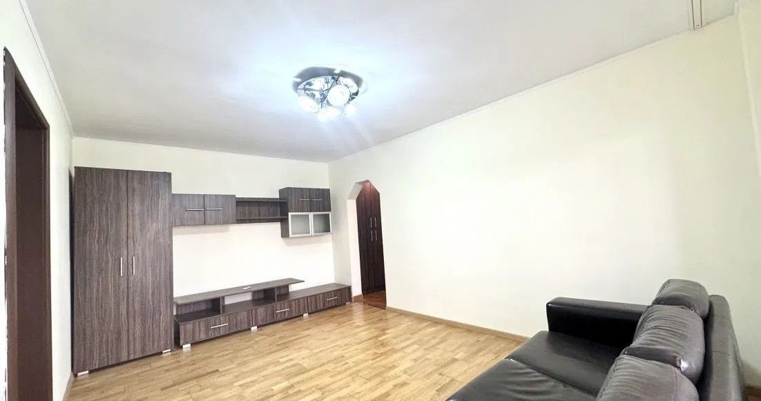 Vanzare Apartament 3 camere  74 mp, bloc reabilitat, et 4/10 Șoseaua Alexandriei - Poză 4