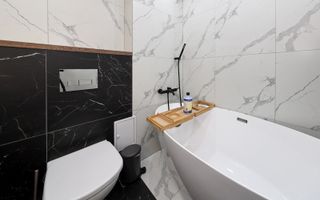 Apartament cu 3 camere, 2 bai, mobilat lux - zona Coresi - Poză 15