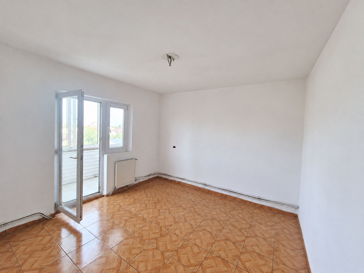 Apartament de vânzare 3 camere decomandat Voluntari - Poză 3