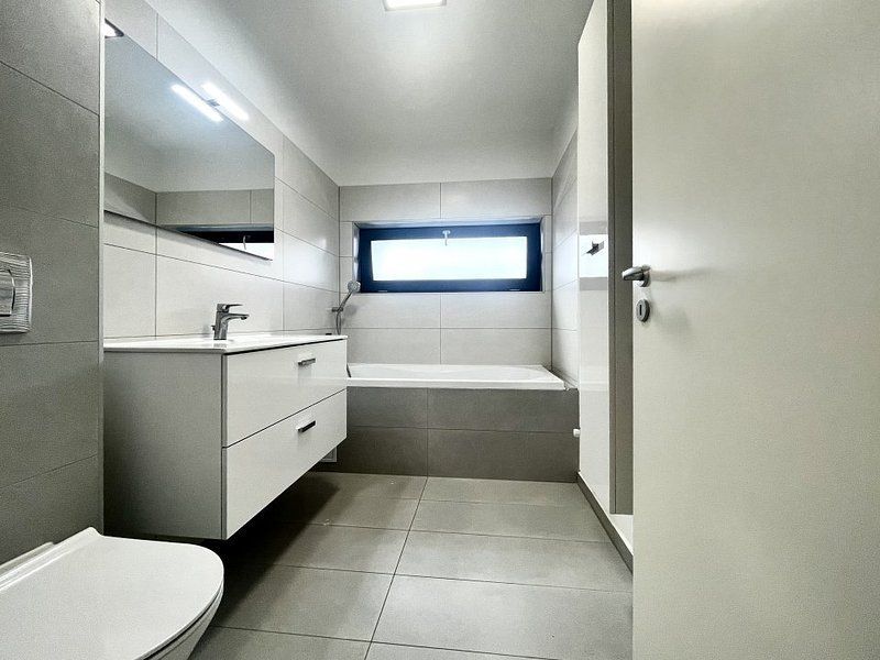 Apartament 3 camere, spațios si modern, terasa 20 mp, la intrare in Dumbrăvița - Poză 15