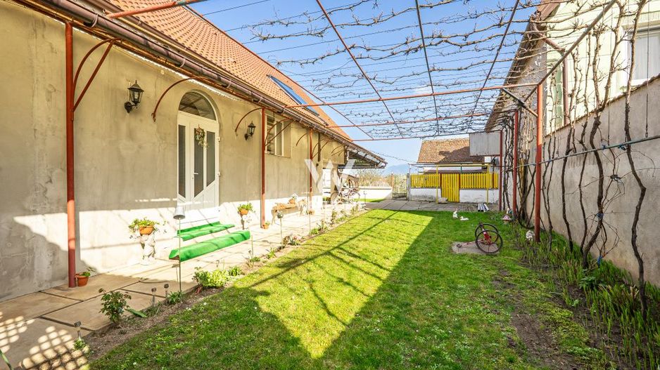 Casa individuala cu teren mare, vedere spre munti,  Avrig,  jud. Sibiu - Poză 13