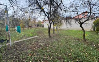 Investiție cu potențial: 2 apartamente + mansardă – Comison 0 - Poză 14