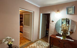 700 mp, teren intravilan, zona Centru, 150.000 euro - Poză 7