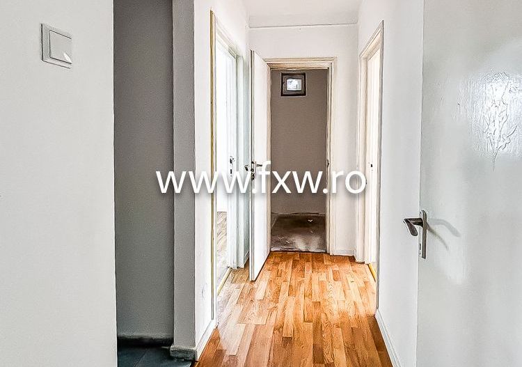 Apartament cu 3 camere, cu balcon la fiecare cameră,  zonă excelentă - Poză 6