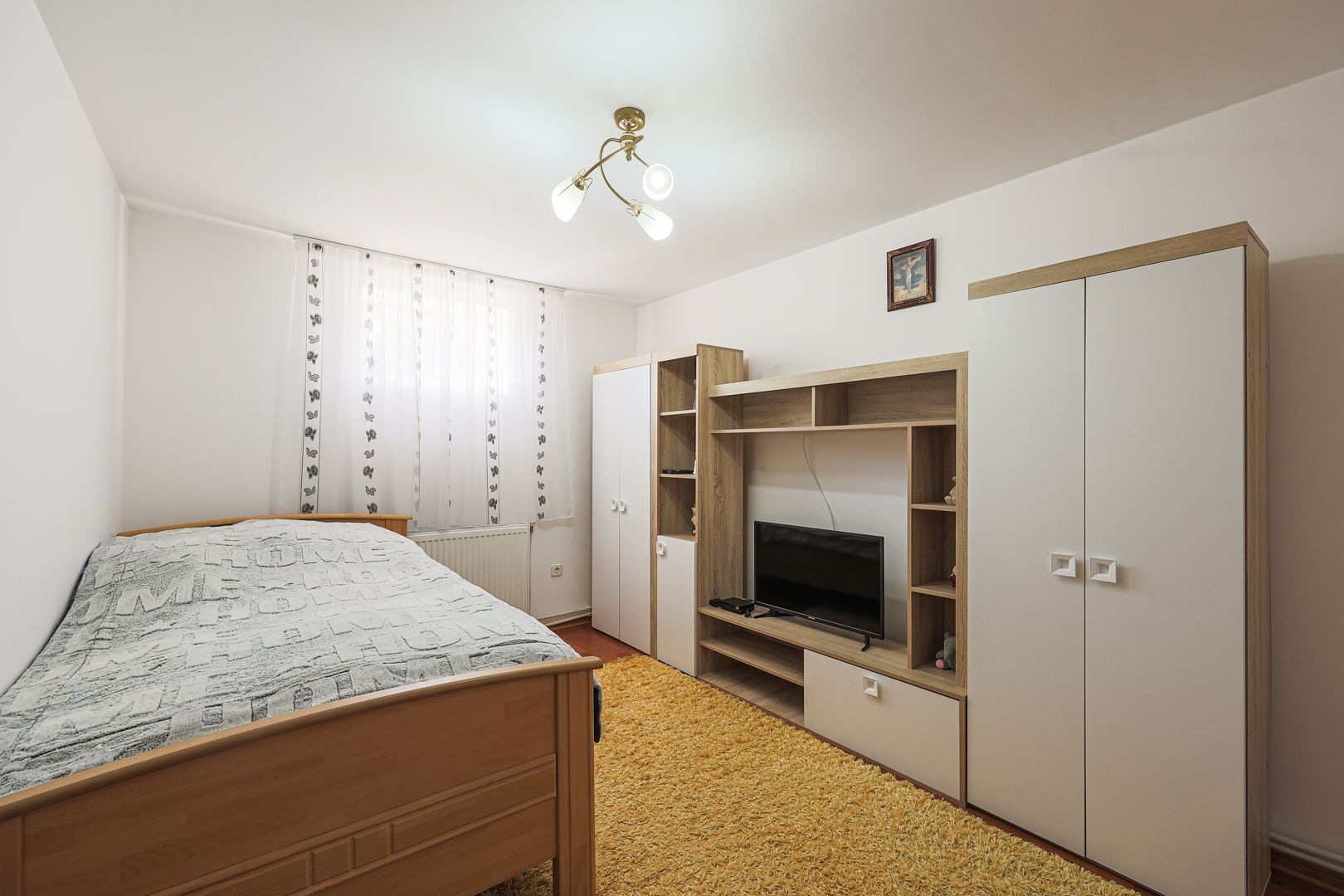 Preț redus! Casă în localitatea Turnu - Poză 2