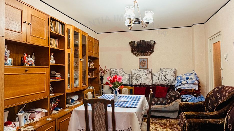 De vanzare 2 camere dec. in Galati, Micro 18, zonă Spitalul Județean - Poză 8