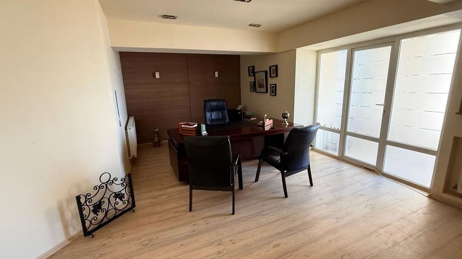 Imobil cu 8 camere, terasă de 60 mp, situat în centrul orașului - Poză 7