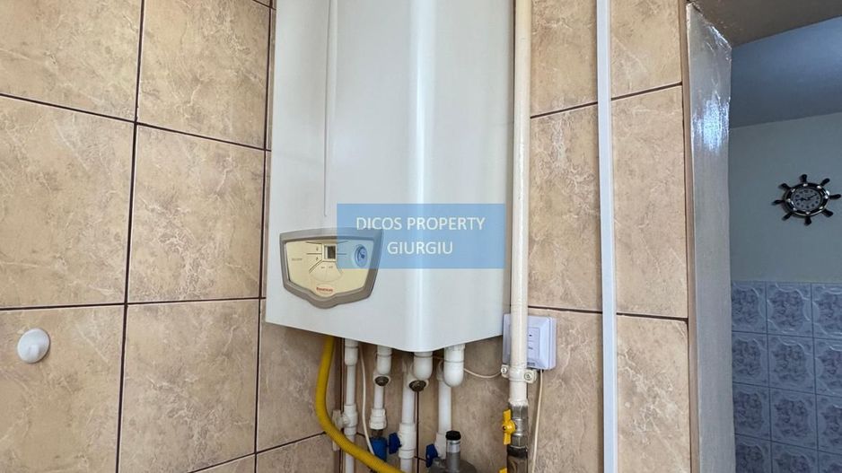 De Vânzare - Apartament 3 Camere, Strada Decebal - Poză 14