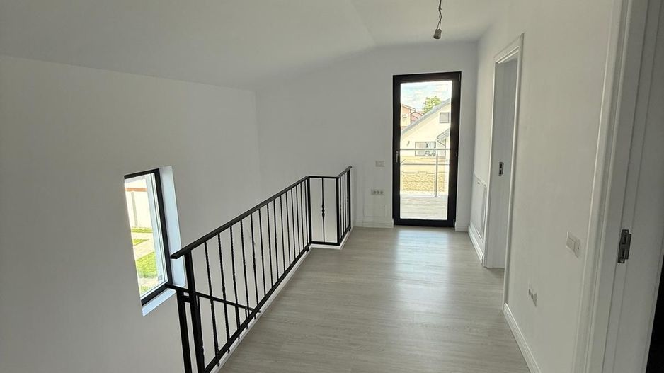 CASA TINERETULUI 4 CAMERE, INCALZIRE PARDOSEALA, NOU, COMISION 0% - Poză 6
