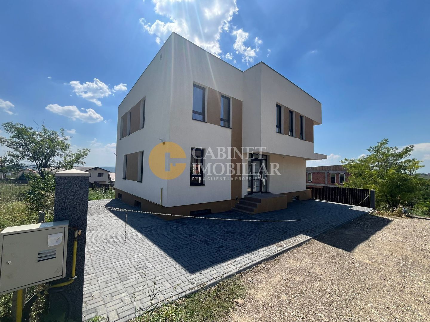 Casa 6 camere 268 MP Valea Lupului - Poză 1