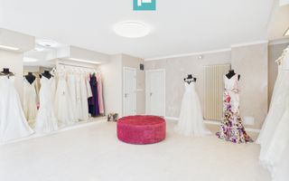 Spațiu modern cu acces stradal în zona circulată - Poză 2