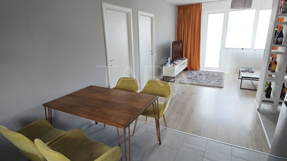 Apartament 3 camere modern cu parcare, zona Terra. - Poză 2