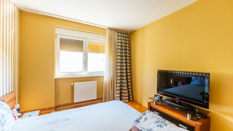 Apartament 3 camere lângă Hotel Central - Poză 2