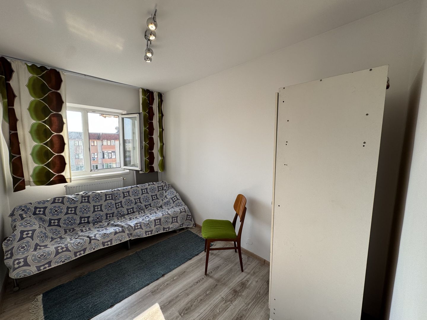 Apartament 3 camere 60 mp bloc 1980 central Filipesti de Padure! - Poză 8