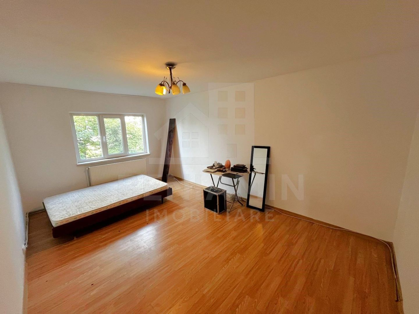 2Camere-Decomandat-50mp-Centrala Termica-AC-Zona Excelenta-Gara-Liber - Poză 1