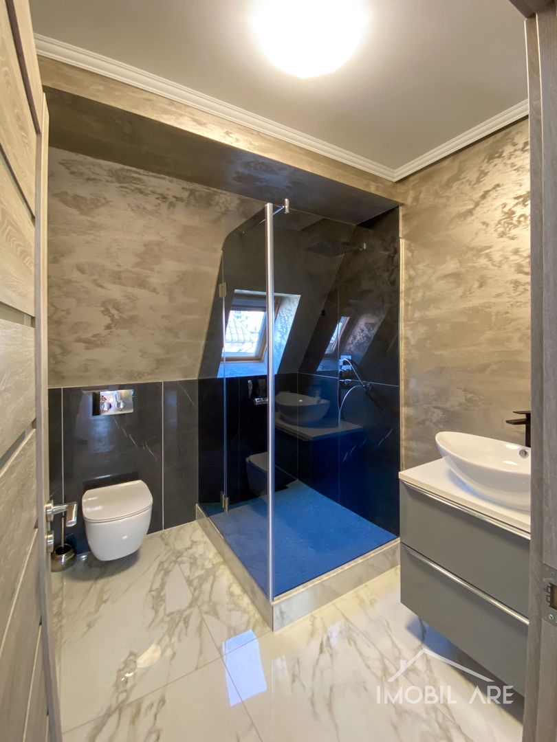 Apartament de lux cu 4 camere la mansardă - Poză 6