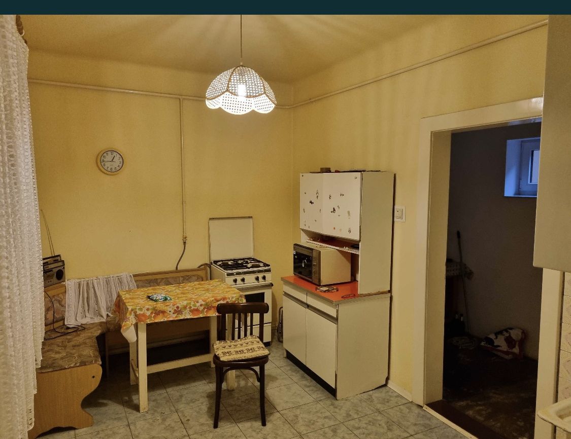 Casa centrala cu etaj - Poză 3