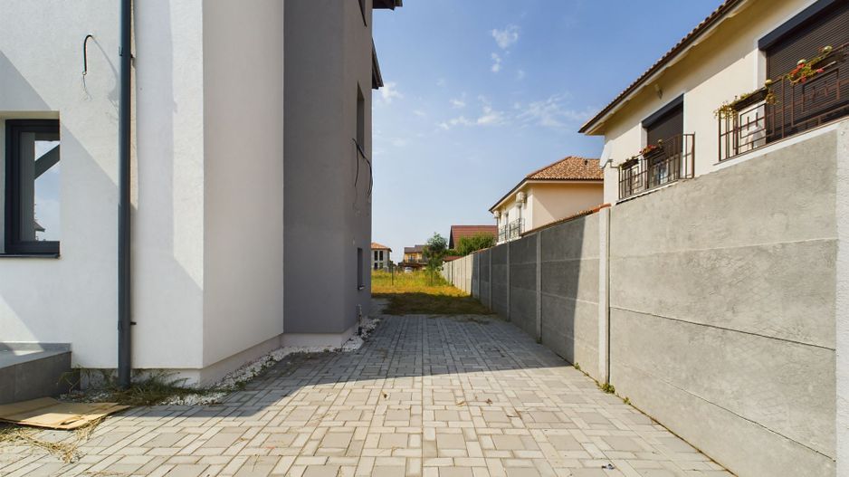 Duplex elegant cu 3 dormitoare în Ghiroda - Poză 18