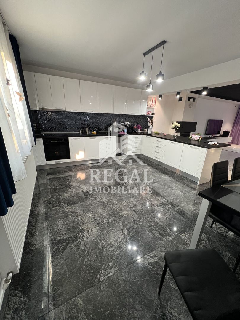 Casă modernă tip duplex, ideală pentru 2 familii – in loc. Strei - Poză 16