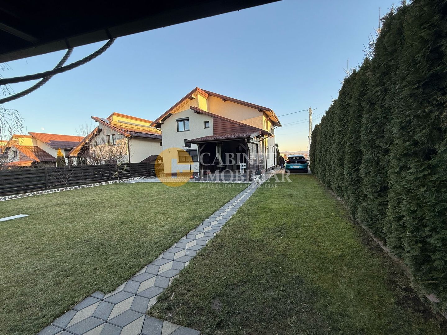 Vila - 5 camere - 2 bai - 580mp teren - mobilata complet - Poză 1