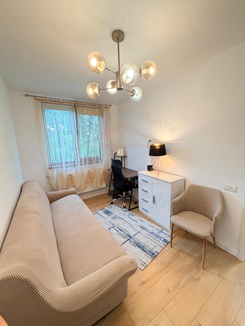 APARTAMENT CU 3 CAMERE DE ÎNCHIRIAT | ETAJ 3 | ȚIGLINA 1 - Poză 2