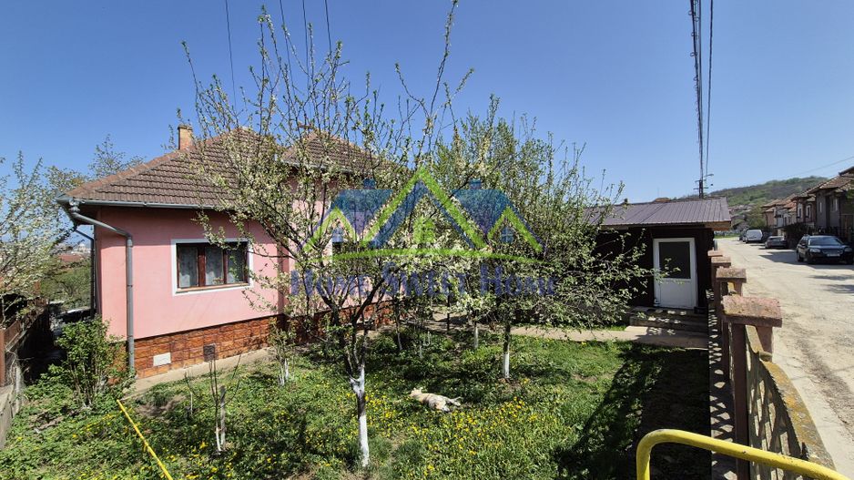 📍 Casă de vânzare Hunedoara – Zona Gheorghe Apostol, 3 camere, 400 mp - Poză 3