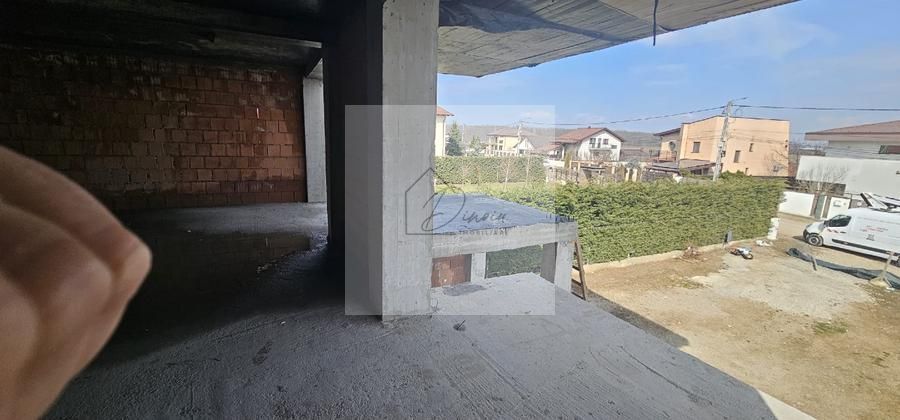 Vila la roșu  Strejnicu I SU 520 mp, teren 1.585 mp I - Poză 10