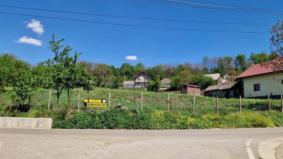 Teren de vânzare în Lamaseni, judet Suceava - Poză 1