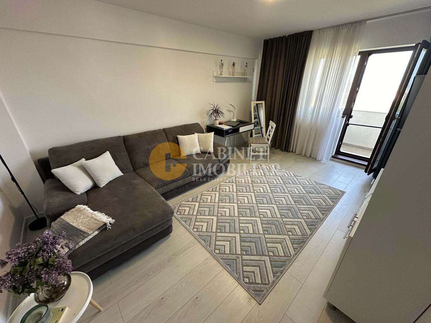 Apartament 3 Camere Decomandat - Etaj 3 - Bloc Nou - Zona Platou Galata - Poză 1