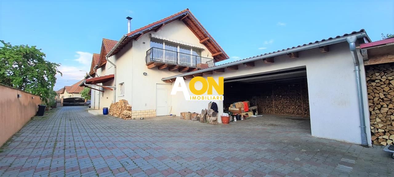 Casa pentru 2 familii, 7 Camere, 2 Garaje, 1500MP Teren - Poză 2