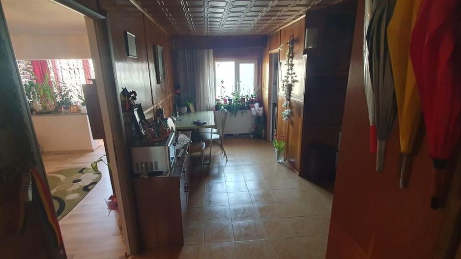 Apartament 3 camere2 bai 2 balcoane Centrala proprie. - Poză 7