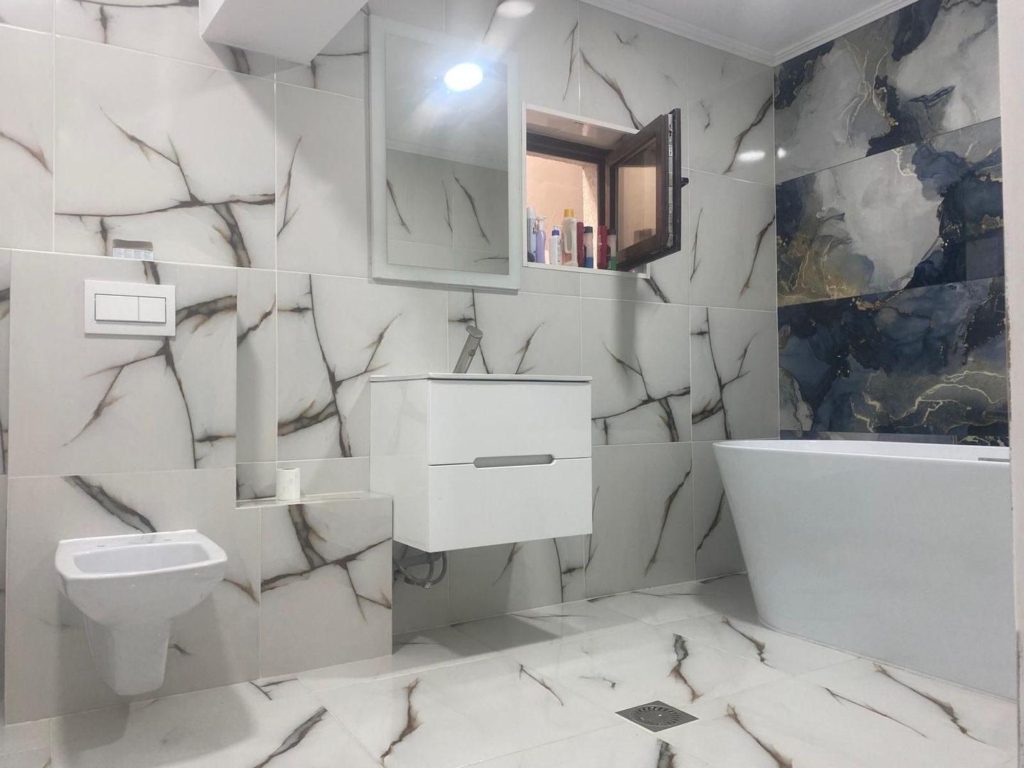 Gata de locuit! Vanzare casa cu 6 camere in Targoviste - Poză 10