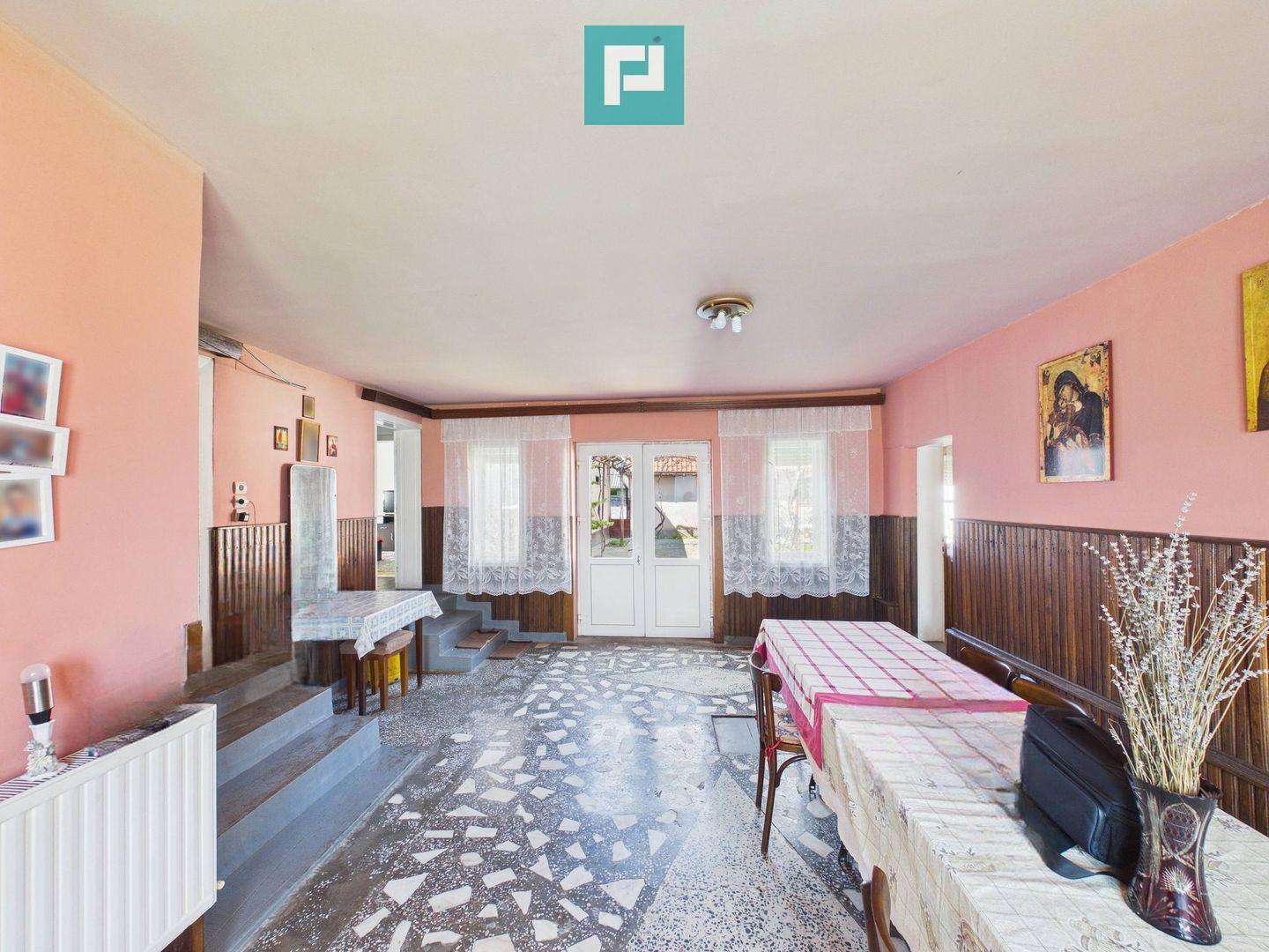 Casă solidă cu 5 camere in localitatea Almaș, Arad - Poză 2